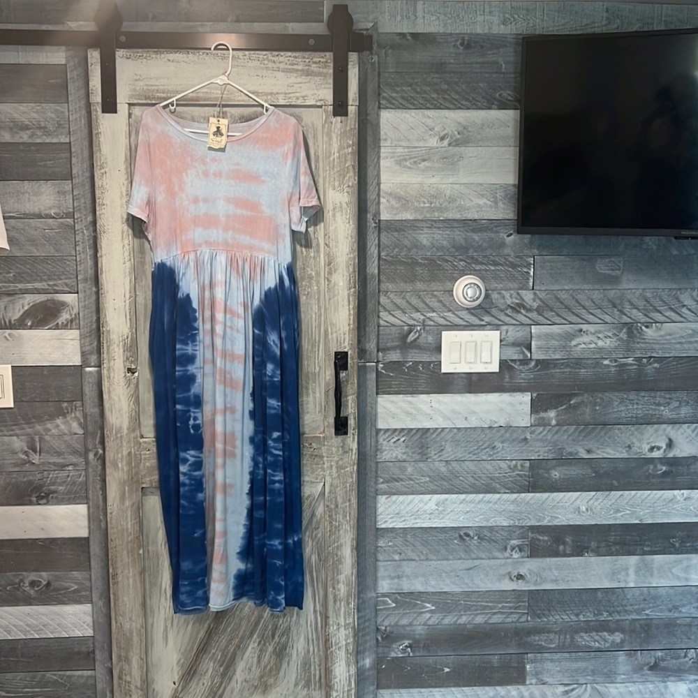 NWT EASEL TIE DYED MAXI DRESS: BLUE & MUAVE